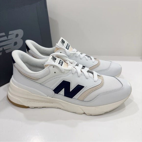 New Balance 997R Men’s Sneakers Shoes - Picture 2 of 9